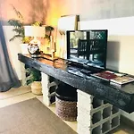 Kalufa Surf House