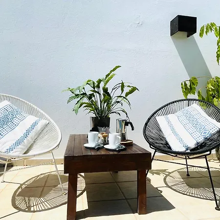 Kalufa Surf House Hostel *