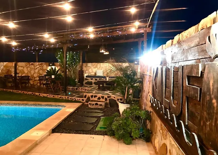 Kalufa Surf House Хостел *