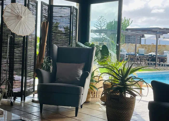 Kalufa Surf House Hostel