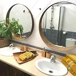 ホステル Kalufa Surf House *