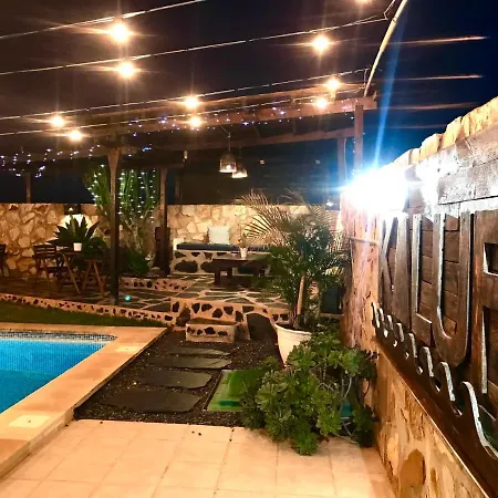 Kalufa Surf House Хостел *