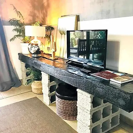 Kalufa Surf House