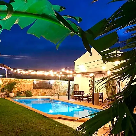 Kalufa Surf House * El Cuchillo