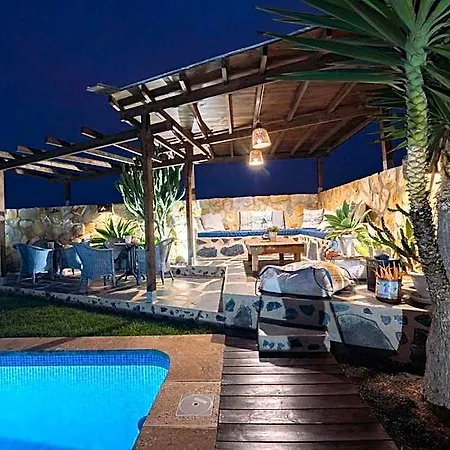 Kalufa Surf House