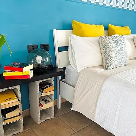 Kalufa Surf House אכסניה