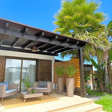 Kalufa Surf House *