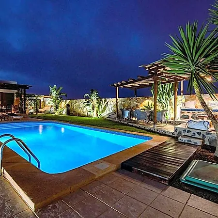 אכסניה Kalufa Surf House