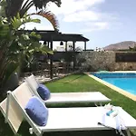 Kalufa Surf House Hostel *